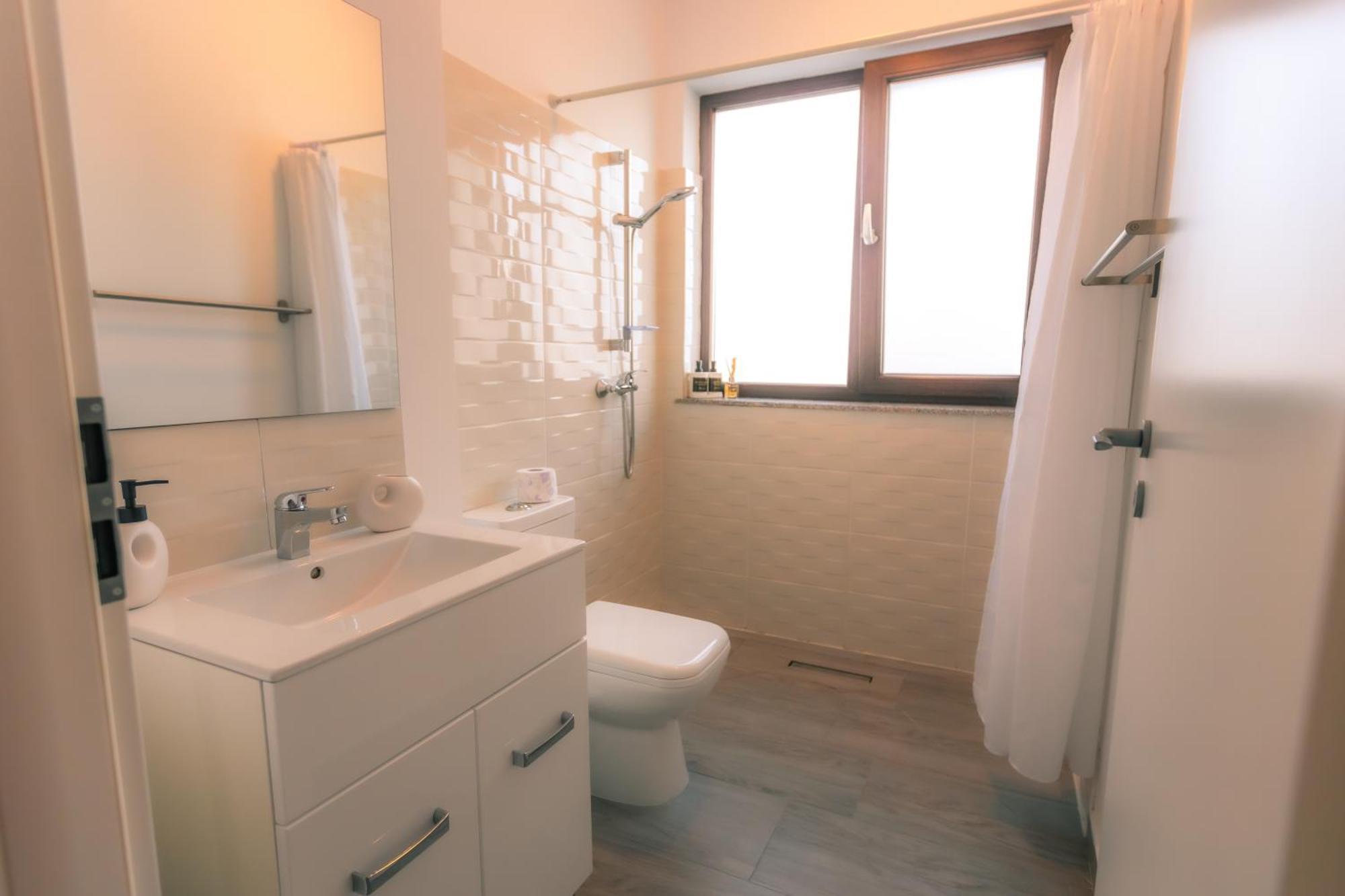 Sunset Apartment - Central Apt With Rooftop Garden Bucharest Exterior photo