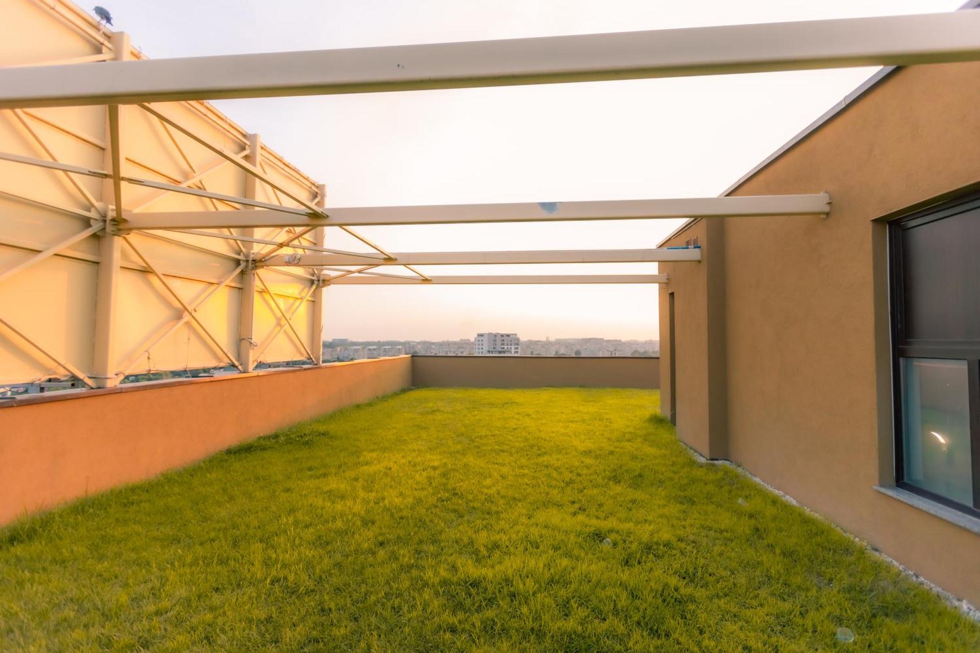 Sunset Apartment - Central Apt With Rooftop Garden Bucharest Exterior photo